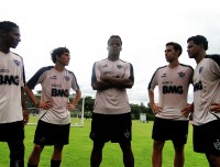 /album/galeria-de-fotos/mancini-e-a-garotada-do-atletico-mg-foto-marco-antonio-astoni-globoesporte-com-jpg/